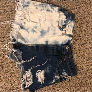 Urban outfitters (Levi) button up shorts
